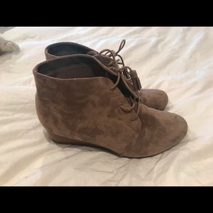 Dr Scholls Tam Suede booties!